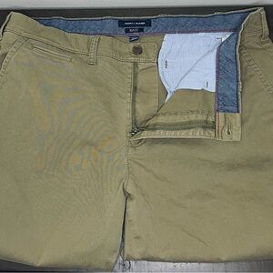 Tommy Hilfiger Men's Khaki Chinos